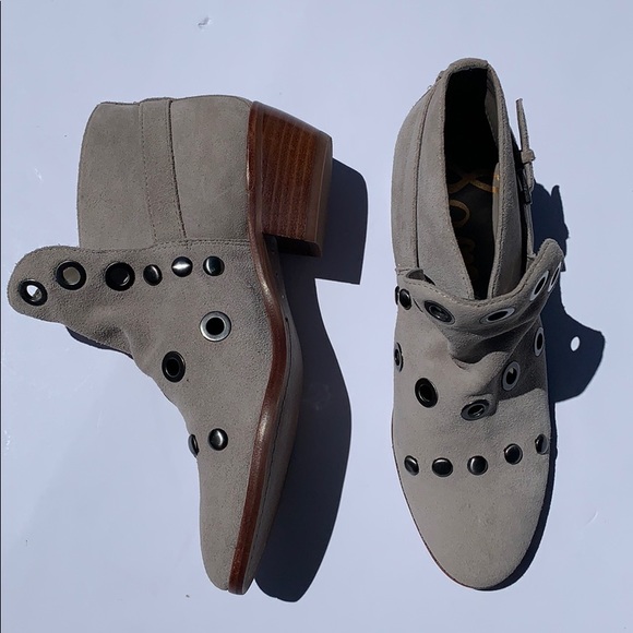 Sam Edelman Women’s Pedra Ankle Bootie Putty Suede - Picture 3 of 7